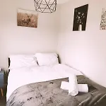 Perfect City Centre 3 Bedroom Home Free Parking